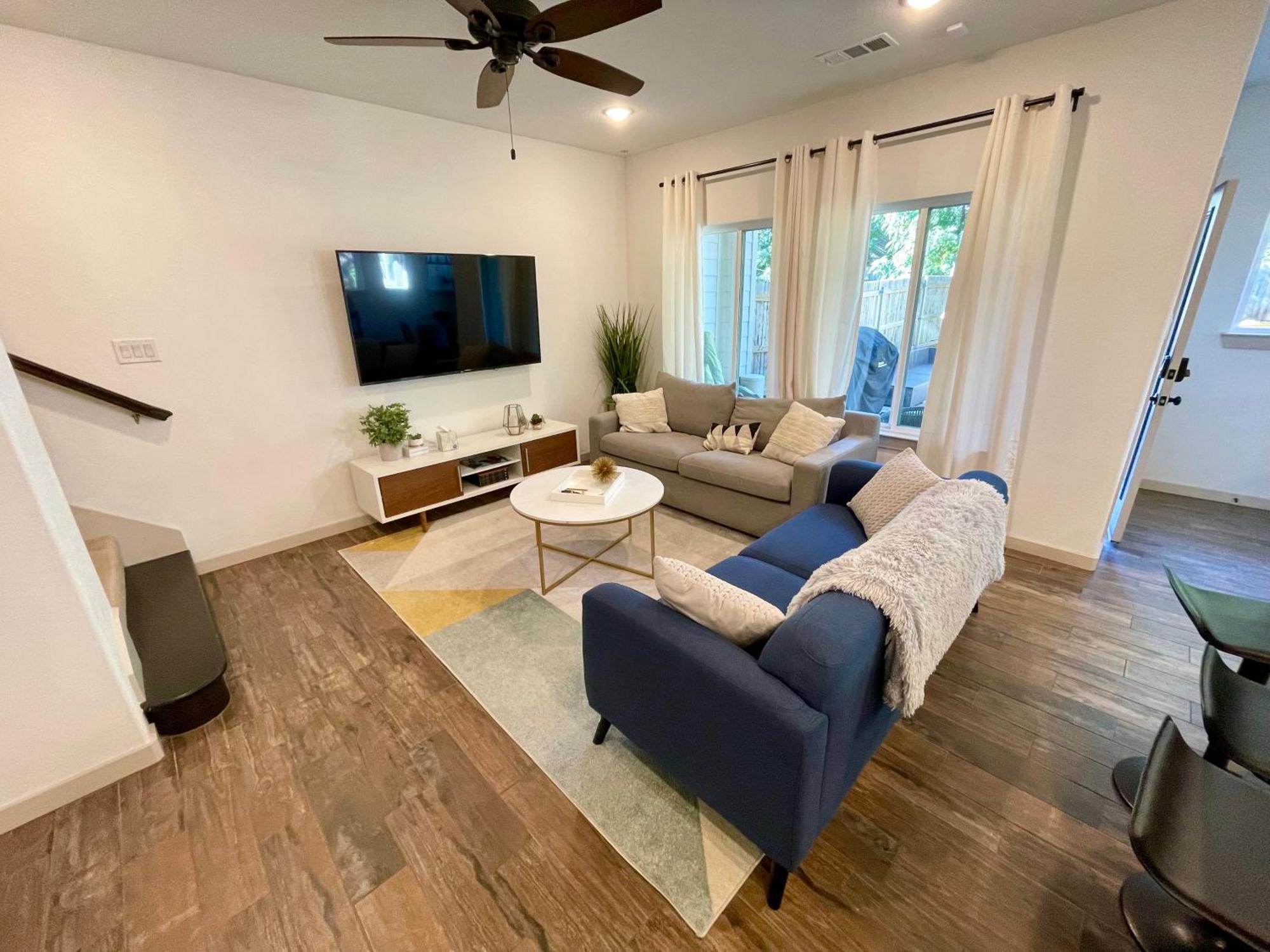 Stylish Townhome Near At&T Stadium, Globe Life, Six Flags & More Arlington Eksteriør bilde